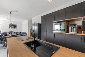 Casa, para fumantes | 5 quartos