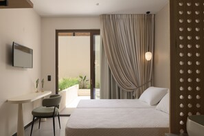 4 chambres, coffres-forts dans les chambres, fer et planche à repasser