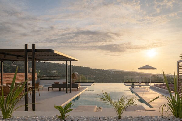 Piscine extérieure, piscine chauffée