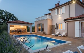 Villa | 4 bedrooms - Buroli in Buroli With 4 Bedrooms and 4 Bathrooms (Buje)