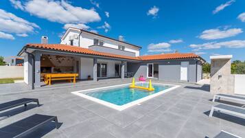 House, Smoking | 3 bedrooms