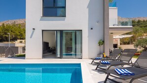 Unclassified image, 4 of 72, button - 9 in Podstrana With 5 Bedrooms and 5 Bathrooms (Podstrana)