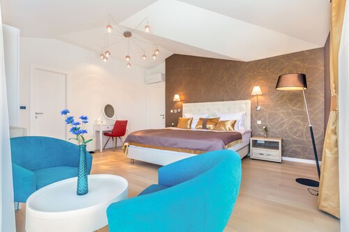 Roko in Malinska With 4 Bedrooms and 2 Bathrooms