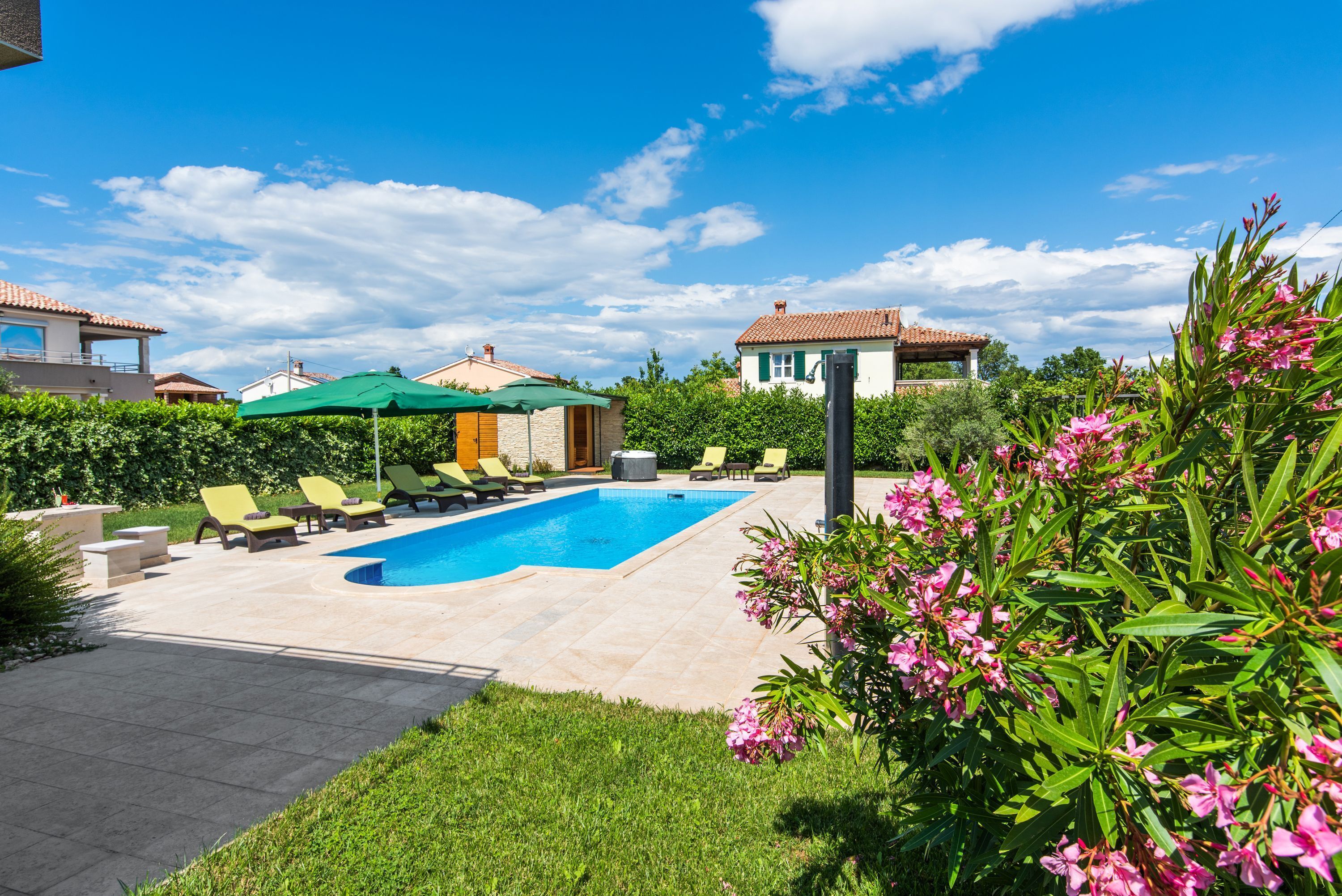 4 عدّة غرف نوم