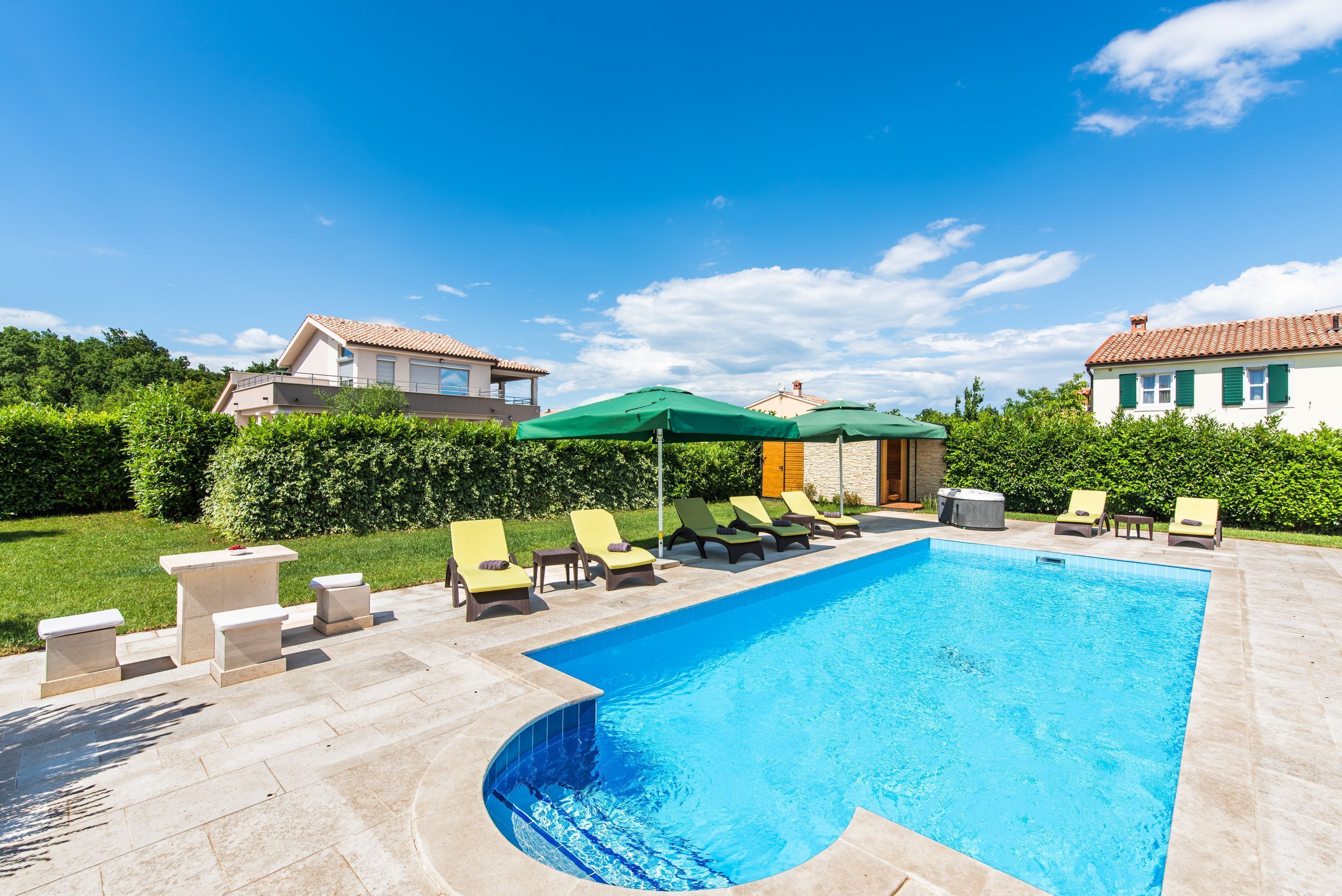 فيلا | 4 عدّة غرف نوم