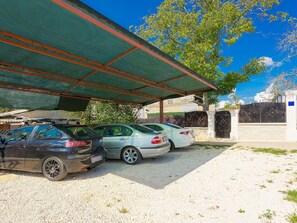 House, Smoking - Patrick in Pazin With 4 Bedrooms and 4 Bathrooms (Pazin)
