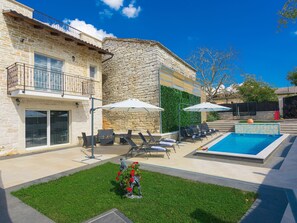 House, Smoking | 4 bedrooms - Patrick in Pazin With 4 Bedrooms and 4 Bathrooms (Pazin)