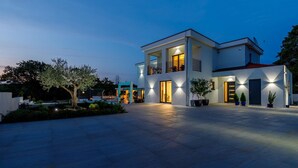 Unclassified image, 2 of 77, button - Valhalla in Barat With 4 Bedrooms and 4 Bathrooms (Kanfanar)