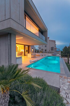 House, Smoking | 3 bedrooms