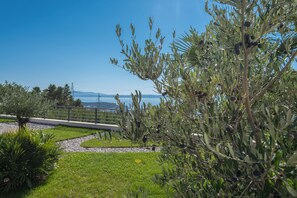 House, Smoking | 5 bedrooms - Matic in Makarska With 5 Bedrooms and 4 Bathrooms (Makarska)