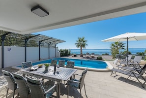 House | 5 bedrooms - Matic in Makarska With 5 Bedrooms and 4 Bathrooms (Makarska)