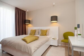 Villa | 6 bedrooms - More in Okrug Gornji (Okrug)