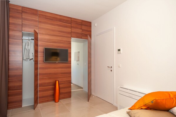 Villa | 6 bedrooms - More in Okrug Gornji (Okrug)