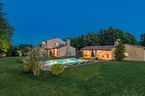 Villa | 4 bedrooms - Lipa in Krnica With 4 Bedrooms and 3 Bathrooms (Marcana)