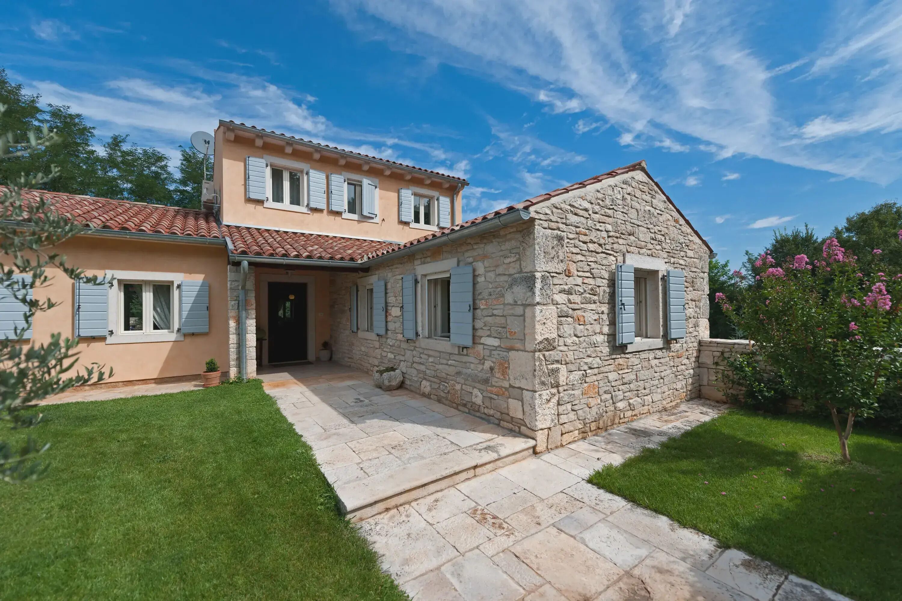 4 عدّة غرف نوم