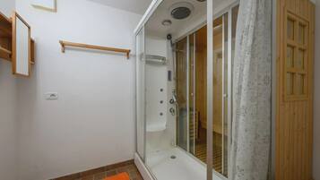 House, Smoking | 4 bedrooms
