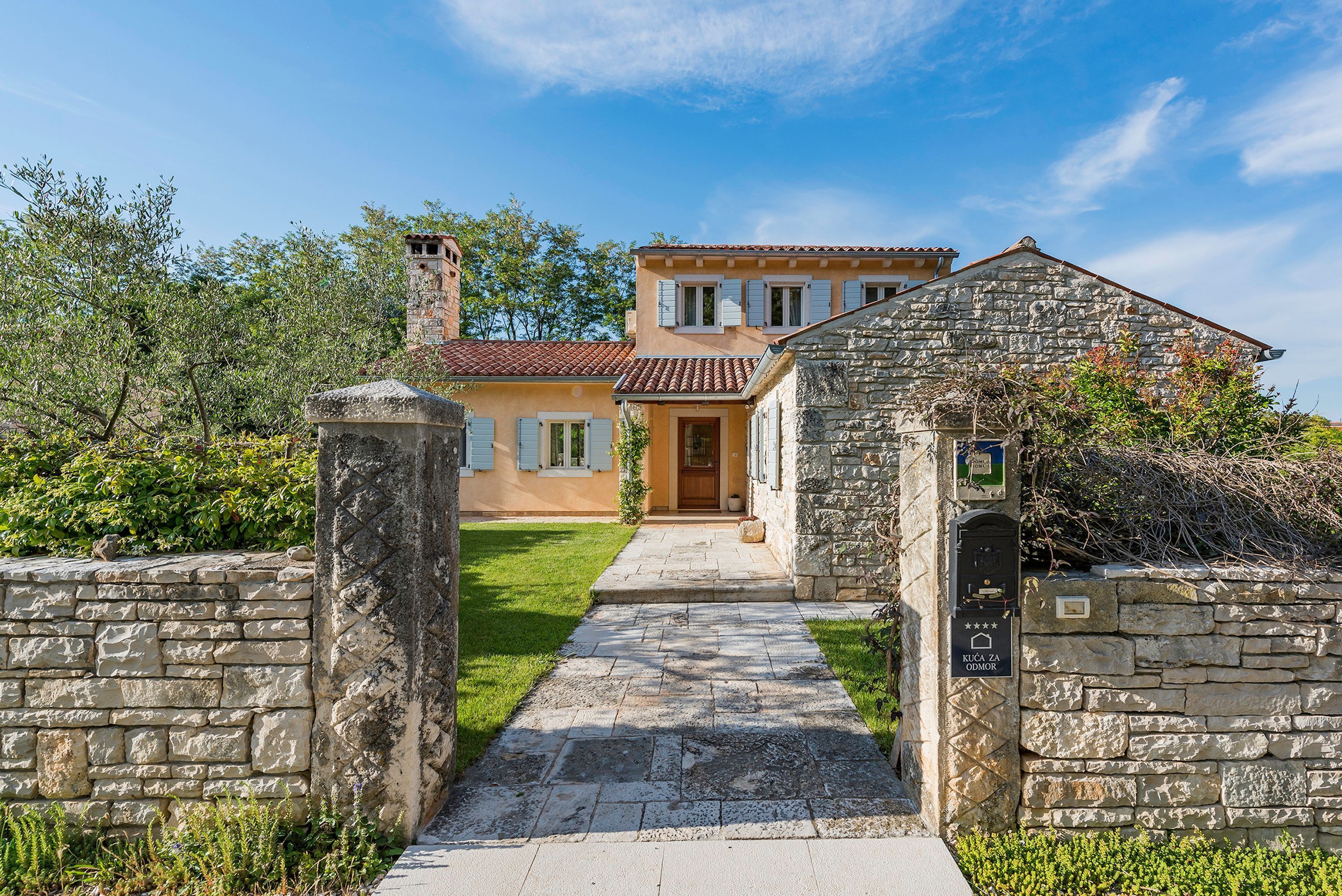 4 عدّة غرف نوم