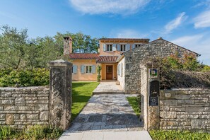 Biệt thự | 4 phòng ngủ 