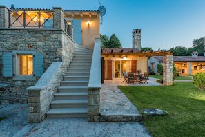 Villa | 4 bedrooms - Lipa in Krnica With 4 Bedrooms and 3 Bathrooms (Marcana)