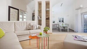 House | 4 bedrooms - Hemera in Kr an With 4 Bedrooms and 4 Bathrooms (Krsan)