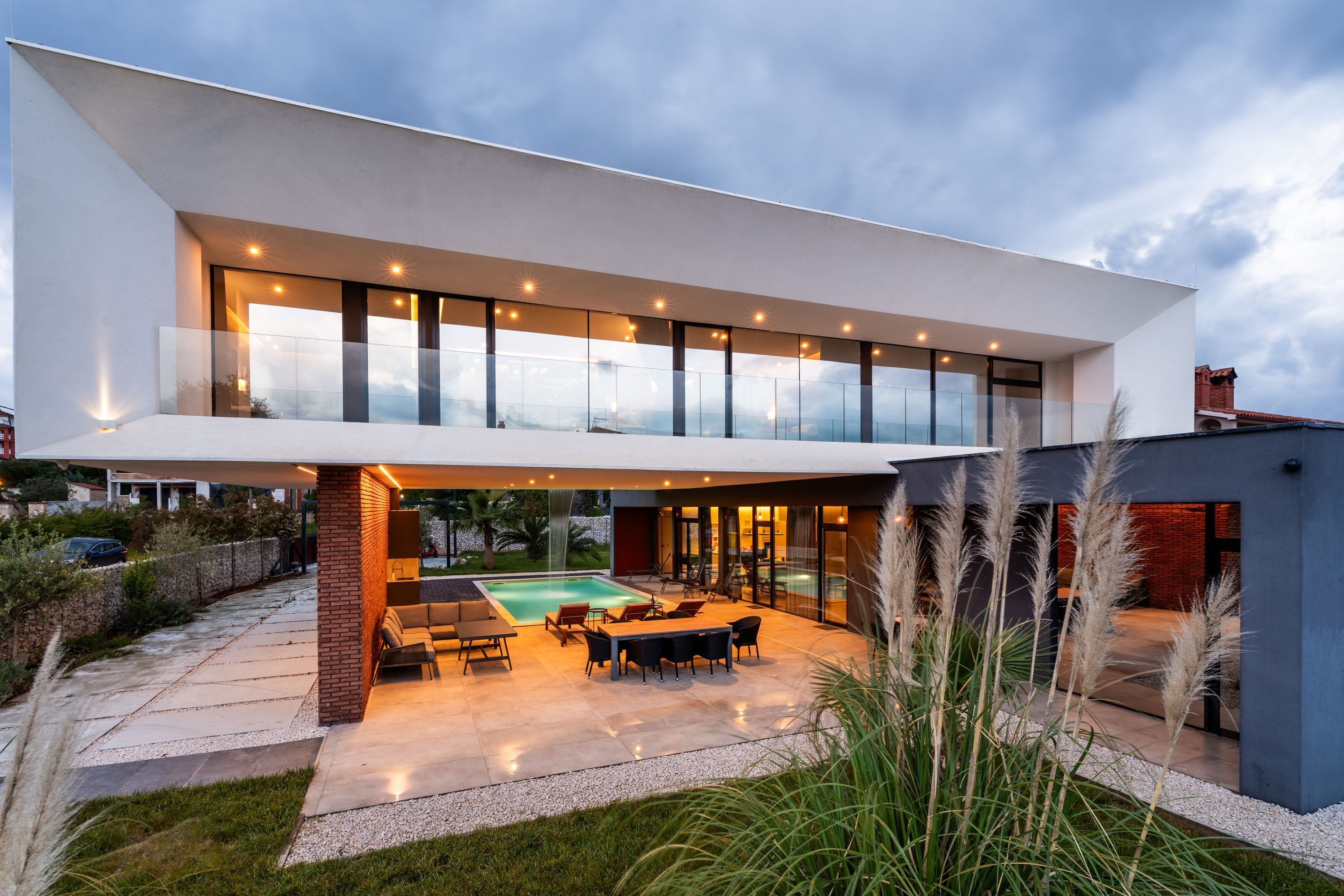 4 عدّة غرف نوم