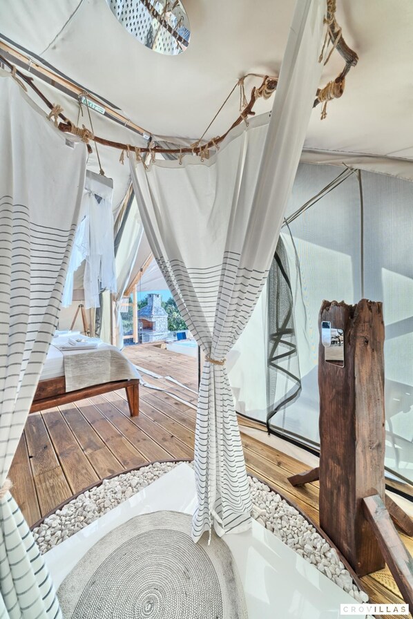 1 bedroom - Honeymoon in Murter With 1 Bedrooms and 1 Bathrooms (Tisno)