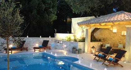 La Perla in Cavtat With 5 Bedrooms and 5 Bathrooms