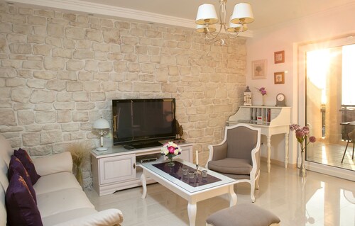 La Perla in Cavtat With 5 Bedrooms and 5 Bathrooms