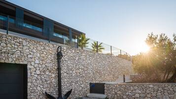 House, Smoking | 4 bedrooms
