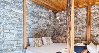 Stone in Murter With 1 Bedrooms and 1 Bathrooms