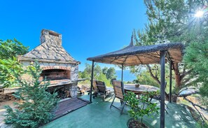 House | 1 bedroom - Stone in Murter With 1 Bedrooms and 1 Bathrooms (Tisno)