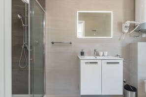 Maison, fumeur | 4 chambres