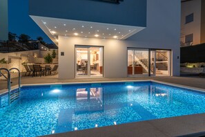 Villa | 4 bedrooms - Sun Stone in Trogir With 4 Bedrooms and 4 Bathrooms (Trogir)