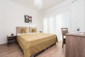 Maison, fumeur | 4 chambres