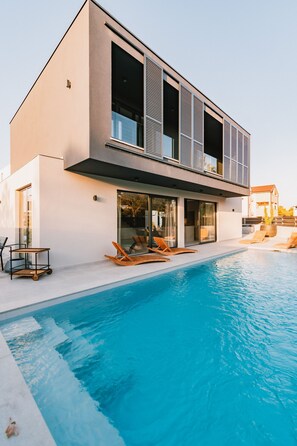 Villa | 4 bedrooms - Domina in Vodice With 4 Bedrooms and 2 Bathrooms (Vodice)