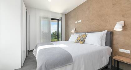 Althea in Ru i i With 4 Bedrooms and 4 Bathrooms