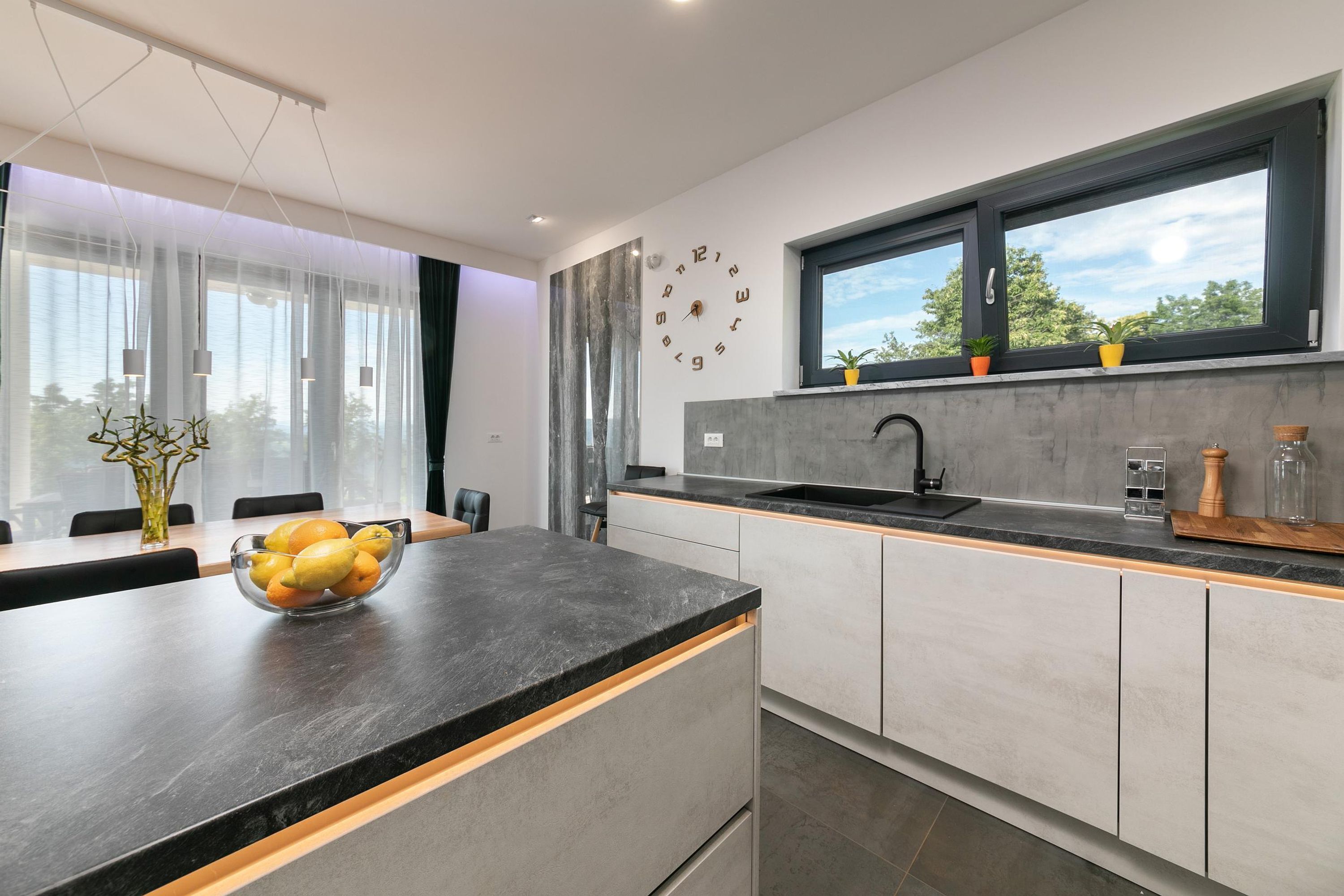 4 عدّة غرف نوم