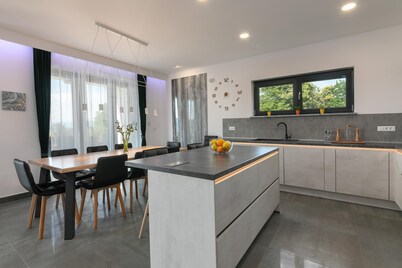 Althea in Ru i i With 4 Bedrooms and 4 Bathrooms