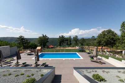 Althea in Ru i i With 4 Bedrooms and 4 Bathrooms