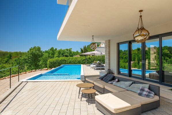 House, Smoking | 13 bedrooms