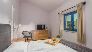 House, Smoking | 4 bedrooms