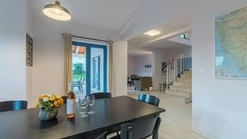 House, Smoking | 4 bedrooms