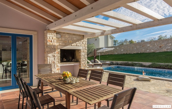 Villa | 4 bedrooms - Kvinta in Rojni i With 4 Bedrooms and 2 Bathrooms (Barban)