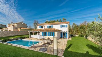 House, Smoking | 4 bedrooms