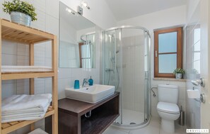 Maison, fumeur | 4 chambres