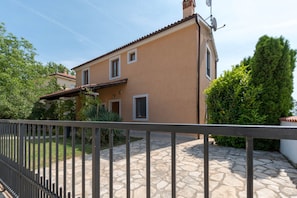 3 عدّة غرف نوم