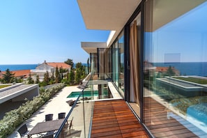 4 bedrooms