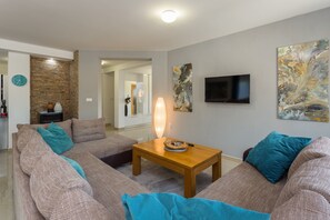 House, Smoking | 5 bedrooms