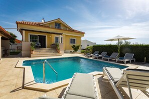 House, Smoking | 5 bedrooms - Krase in Rakalj With 5 Bedrooms and 2 Bathrooms (Marcana)