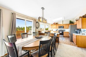 Frigorífic, microones, forn i placa de cuina 